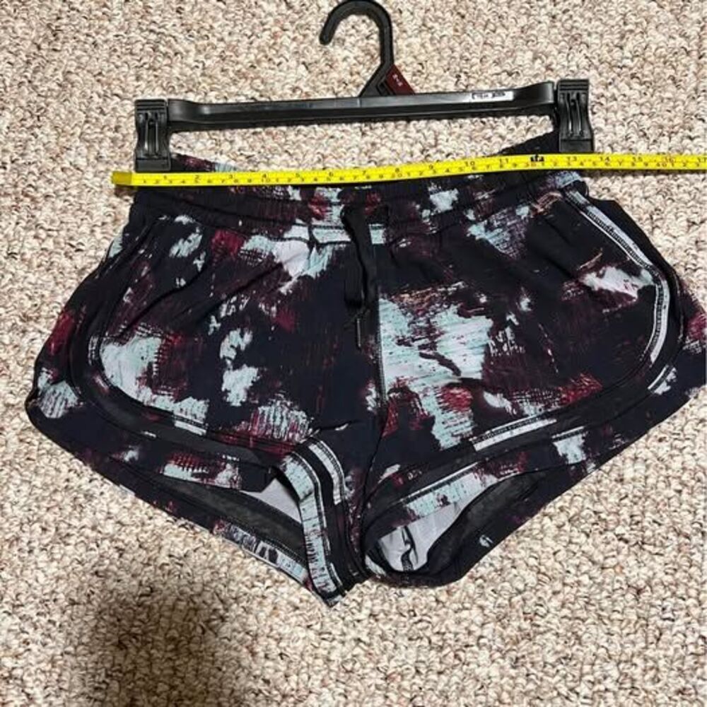 Lululemon Speed Up Shorts Size 6 Black Maroon Teal Abstract